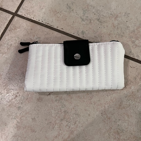 Mindi black and white wallet - Picture 1 of 4